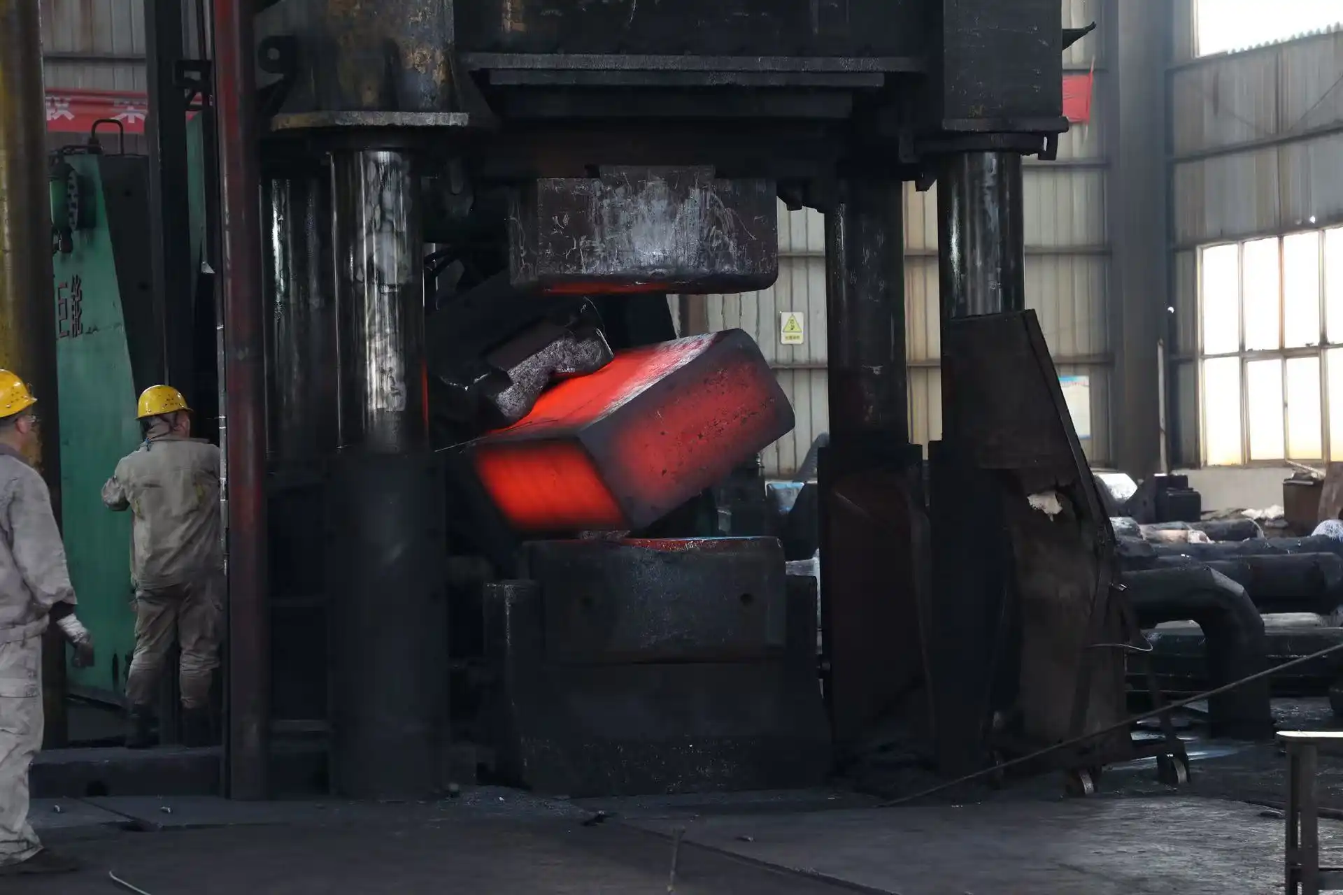 What materials are commonly used for forging camshafts?